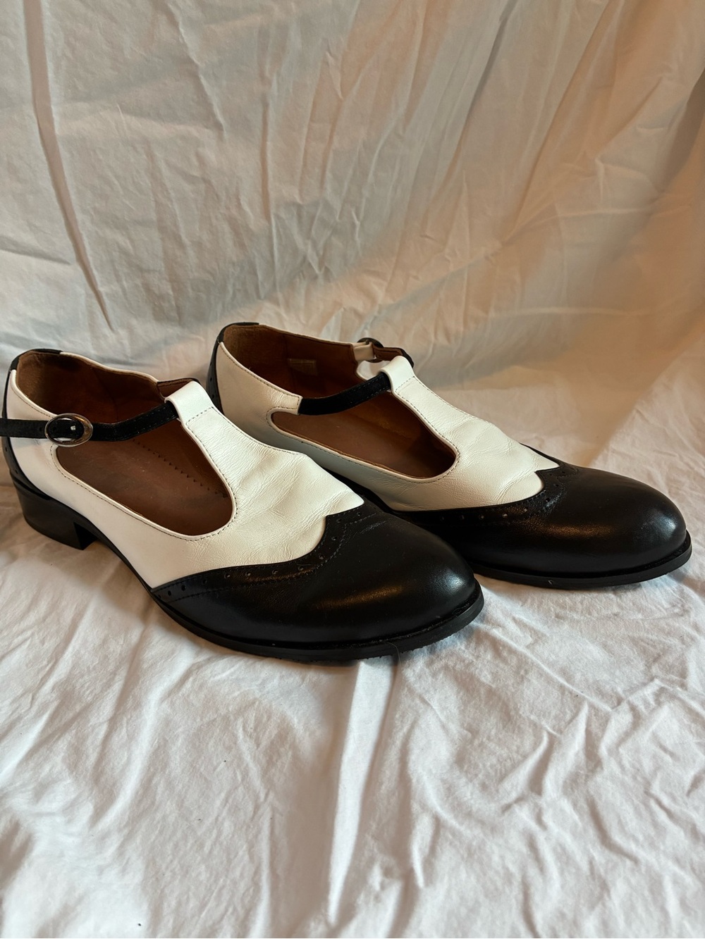 Julia Bo Spectator T-Strap Flats 42